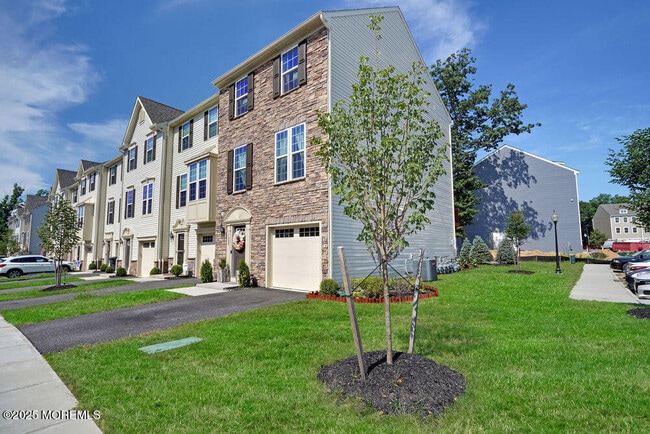 Building Photo - 1008 Mississippi St