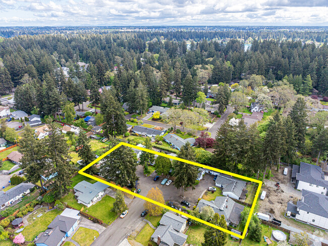 Parcel outline - Sherwood Forest Apartments