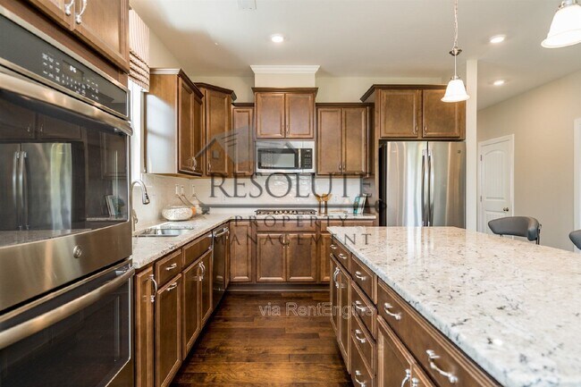 Building Photo - 130 Pepperwood Wy