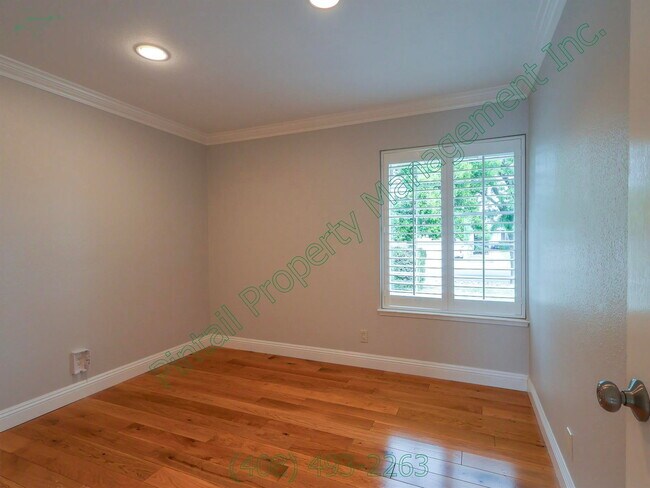 Building Photo - 5950 Cabral Ave