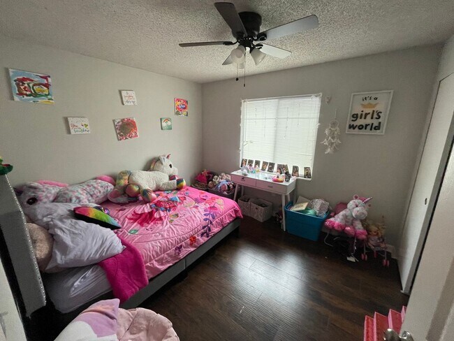 Building Photo - 2 Bed/1 Bath, 2nd floor condo in The Villas of Orlando AVAILABLE NOW!