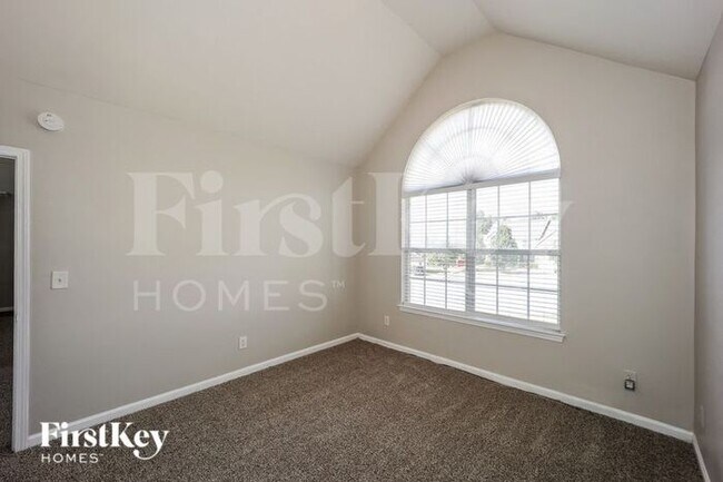Building Photo - 563 Hartwell Ct