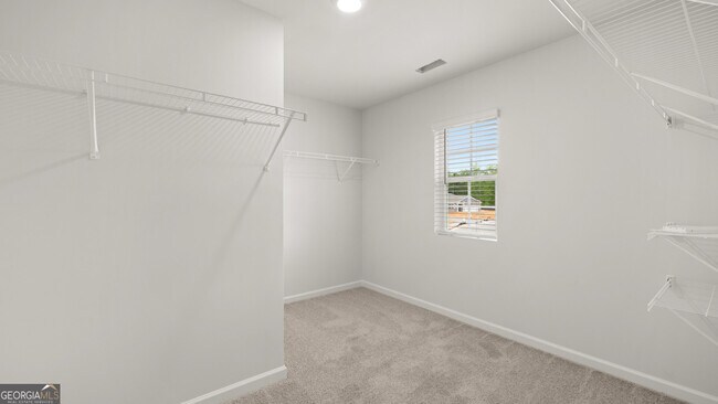 Building Photo - 5 Babcock Dr NE