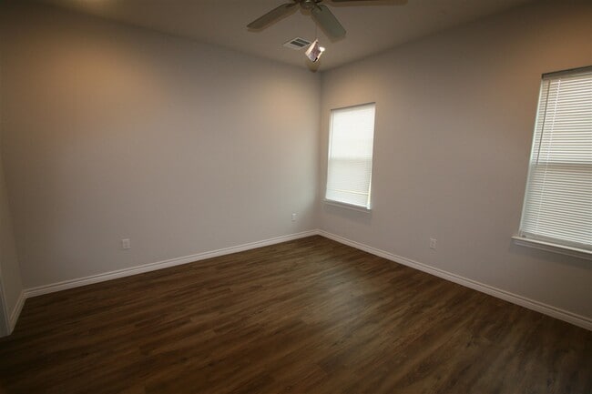 Building Photo - 217 Peruna Dr