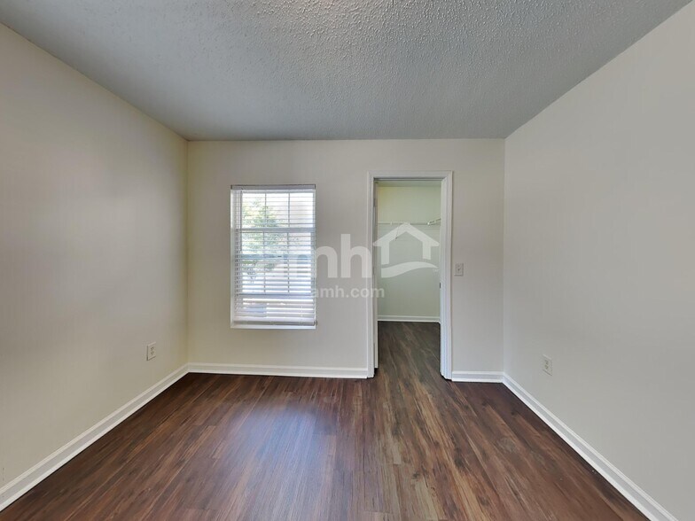 Building Photo - 4426 Red Hook Rd