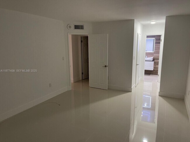 Building Photo - 2801 NE 183rd St