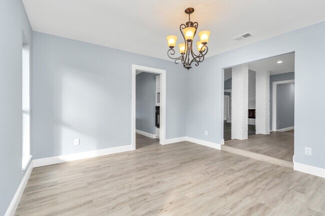 Building Photo - 3514 Summit Ln