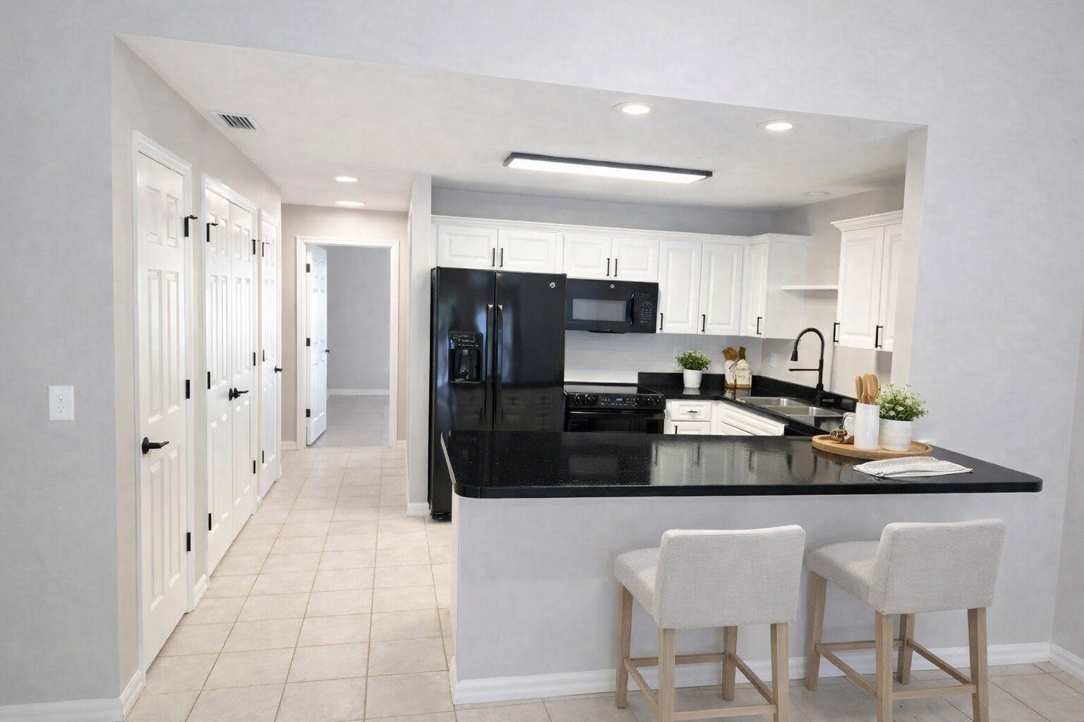 Building Photo - 215 S Boyd St