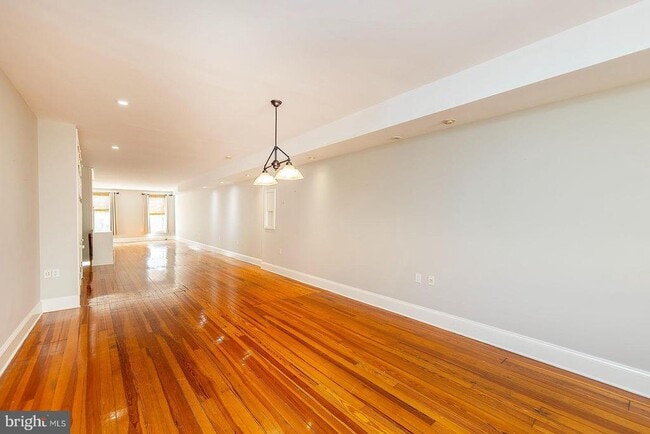 Building Photo - 7 N Loudoun St