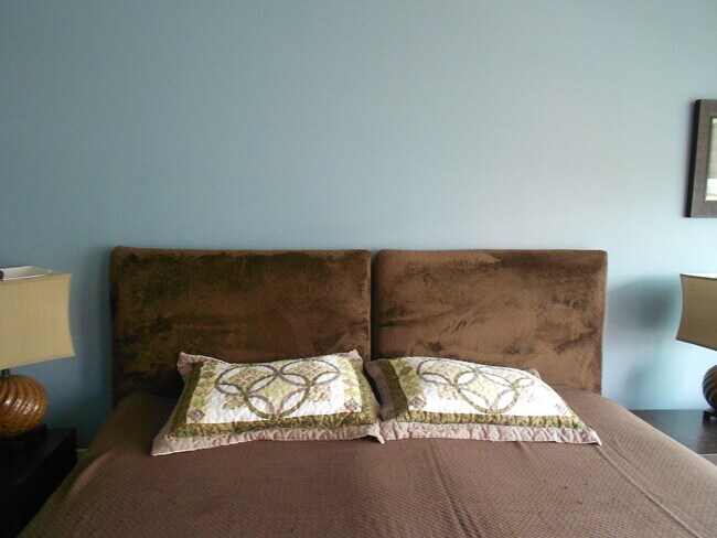 Building Photo - 700 E Boynton Beach Blvd