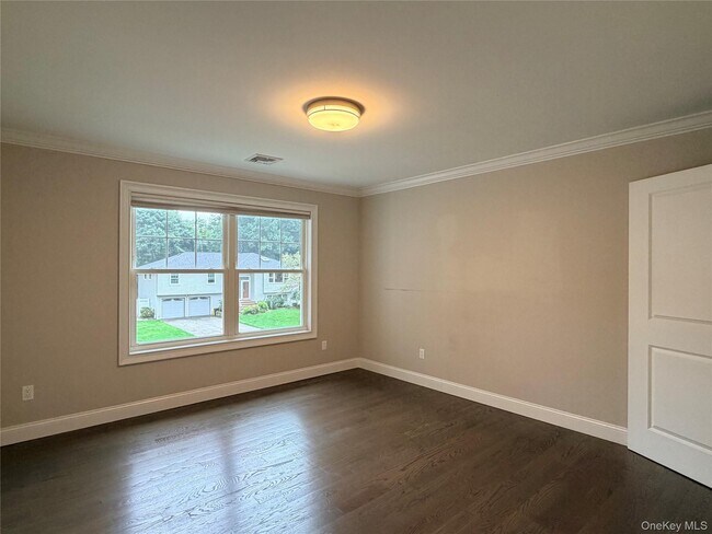Building Photo - 28 Fern Dr E