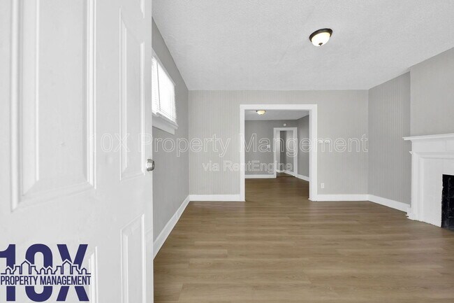 Building Photo - 1097 E 21st Ave