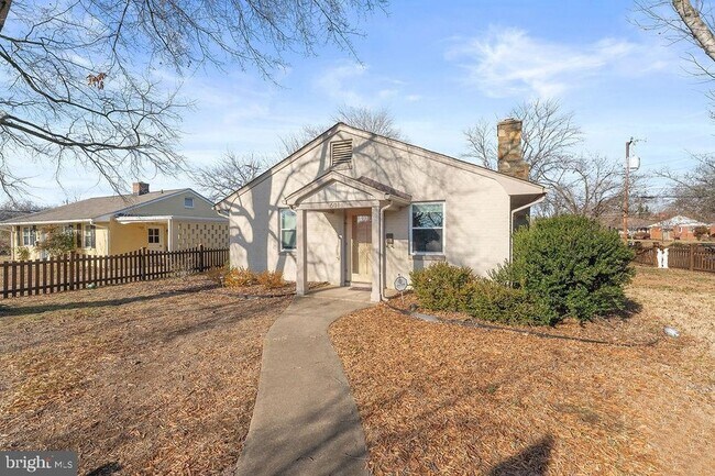 Building Photo - 601 Hanson Ave