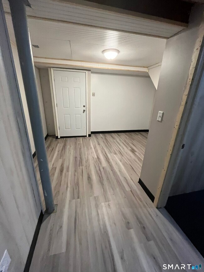 Building Photo - 332 Richmond Rd