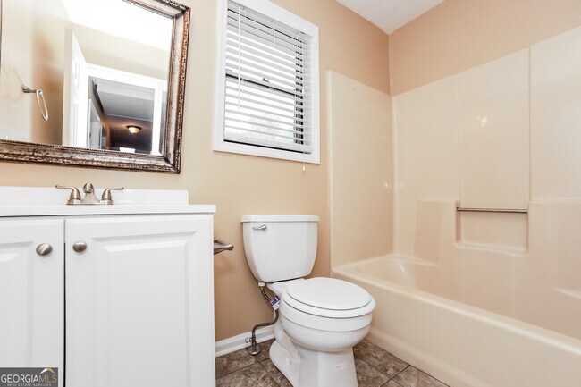 Building Photo - 4027 Evelyn Dr