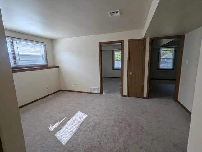 Building Photo - 3351 S 113th St