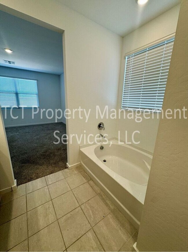 Building Photo - New Build in San Tan Groves