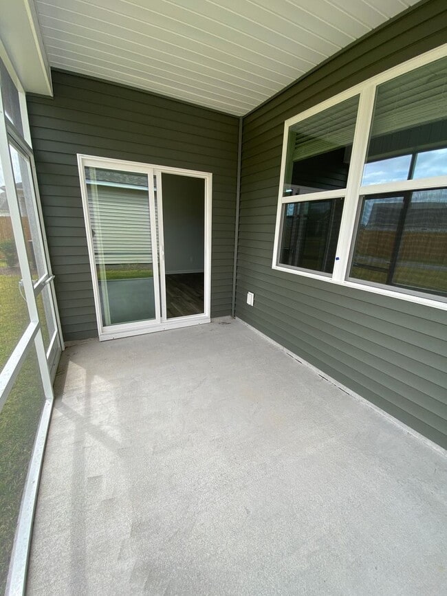 Building Photo - Welcome to your dream home in the heart of...