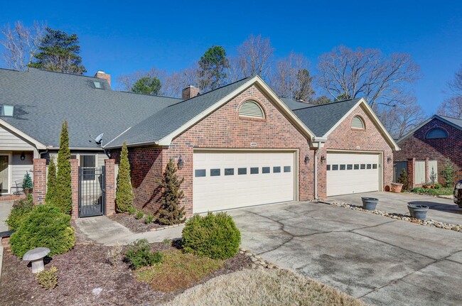 Building Photo - # Serene Living Near Travelers Rest