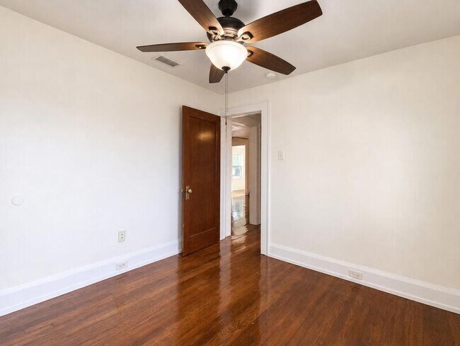 Building Photo - [748/750/756/758] Winfree Ave