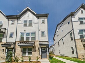 Building Photo - 1623 Blanche St