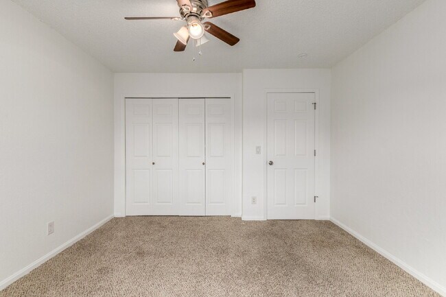 Building Photo - Lovely Three bed / Two bath for rent