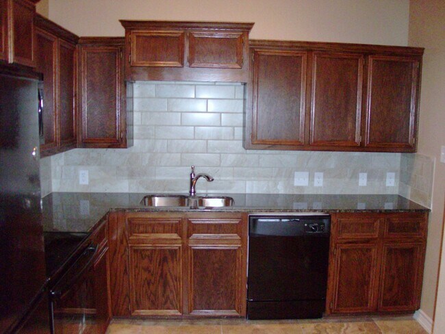Building Photo - 3 bedroom 2 bath Duplex off Bunny Trail Killeen