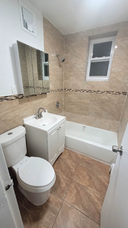 Building Photo - 787 Vose Ave