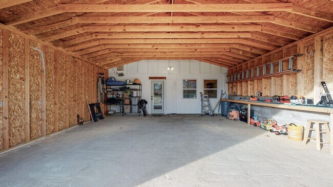 Building Photo - Stunning home situated on over 1 acre in North Thompson’s Station!