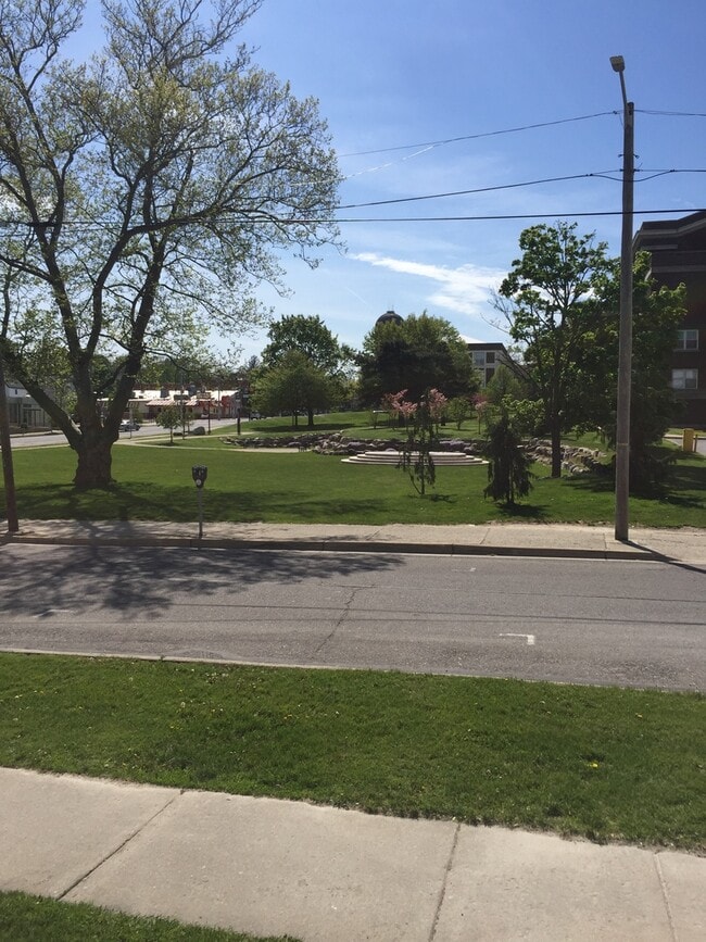 Building Photo - Four Bedroom, Two Full Bathroom - Steps to EMU's Campus