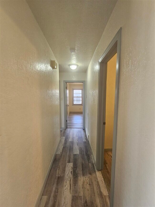 Building Photo - 1614 NW 26th St