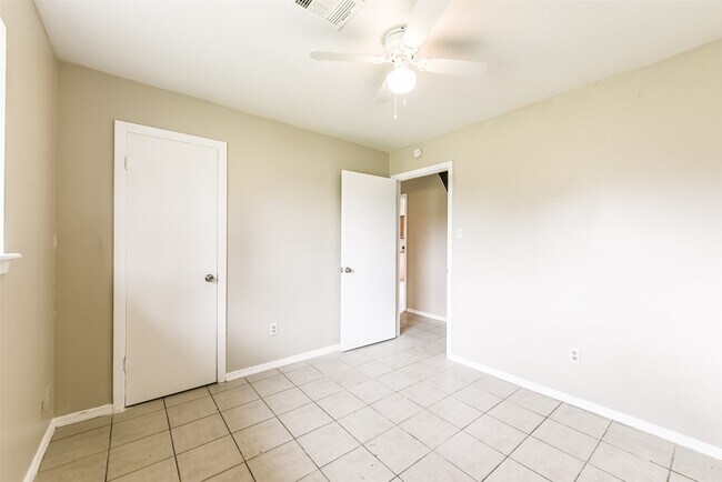 Building Photo - 3108 Wilmington St