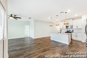 Building Photo - 3423 Iron Cyn