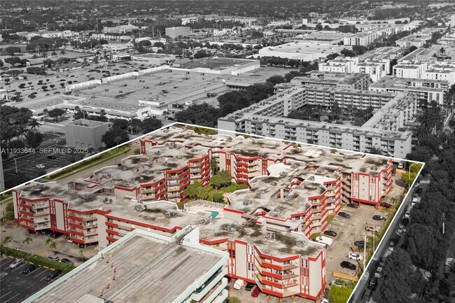 Building Photo - 1750 W 46th St