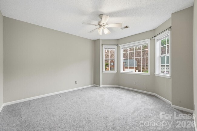 Building Photo - 2717 Bathgate Ln