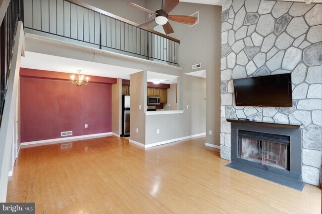 Building Photo - 2206 Aspen Dr