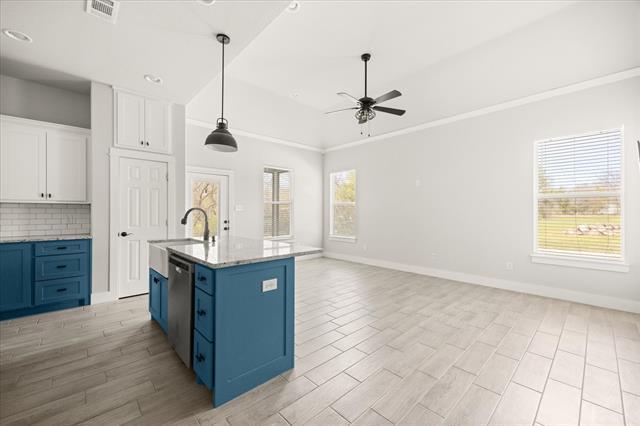 Building Photo - 409 Cleveland Rd