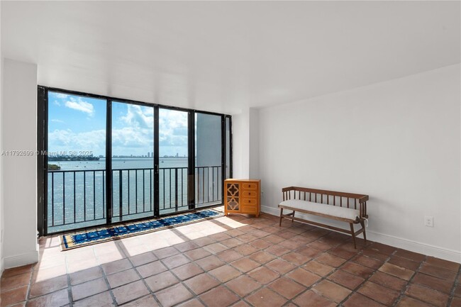 Building Photo - 7899 NE Bayshore Ct