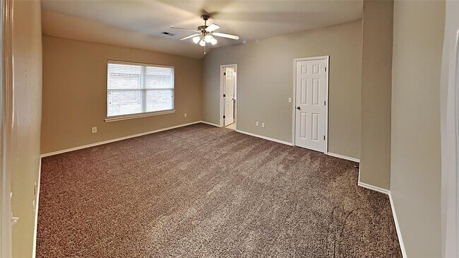 Building Photo - 2025 NW 176th Terrace