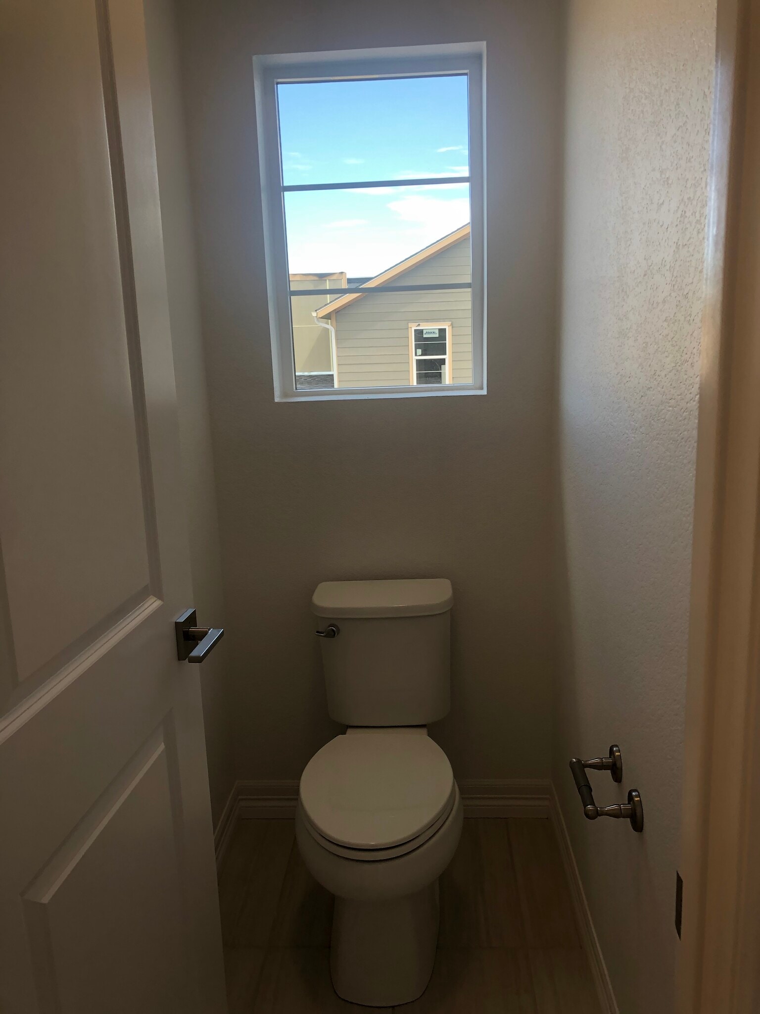 Toilet room with privacy window! - 1881 Spring Water Pt