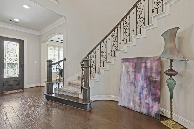 Building Photo - 5730 Balcones Ridge Ln