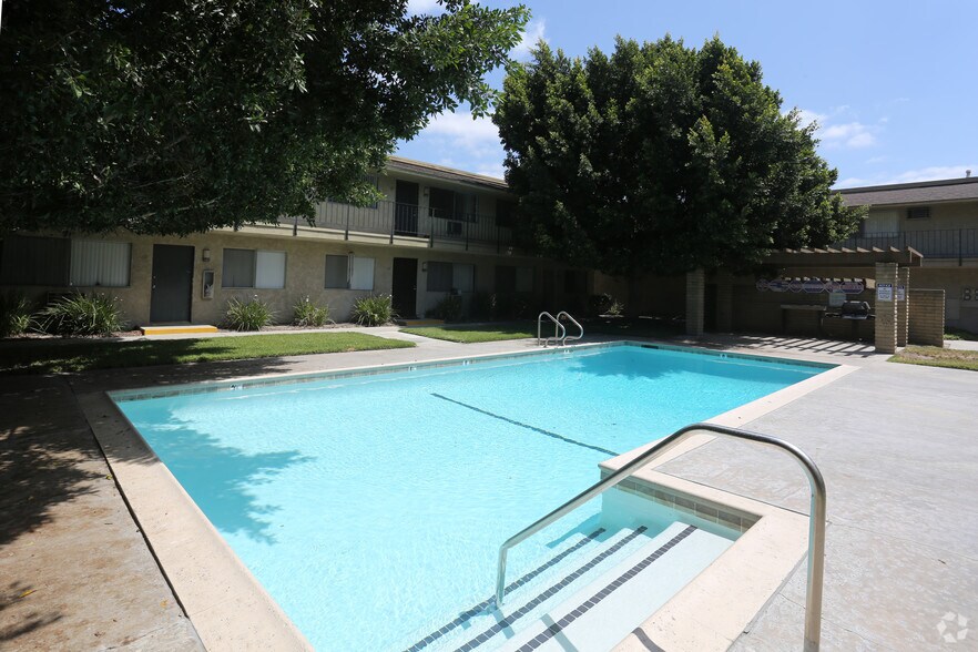 Rancho Del Monte 3070 Del Monte Dr Anaheim CA 92804 Apartment Finder