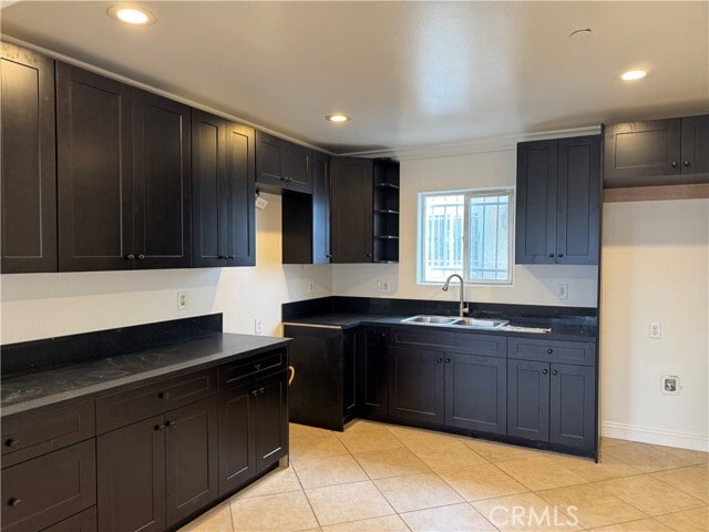 Building Photo - 7112 S Denker Ave