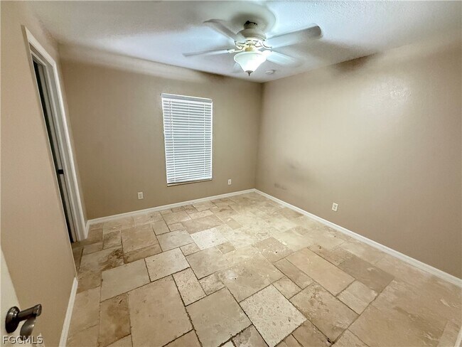 Building Photo - 2910 21st St SW