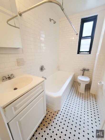 Building Photo - GRAND CONCOURSE