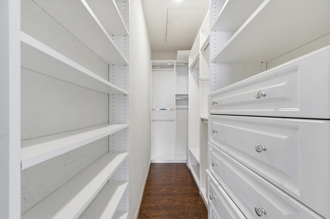 Building Photo - 11023 Legacy Ln