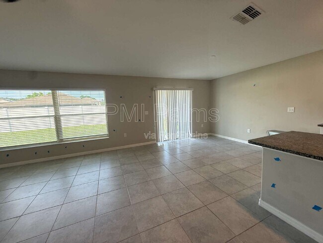 Building Photo - 10332 Alder Green Dr