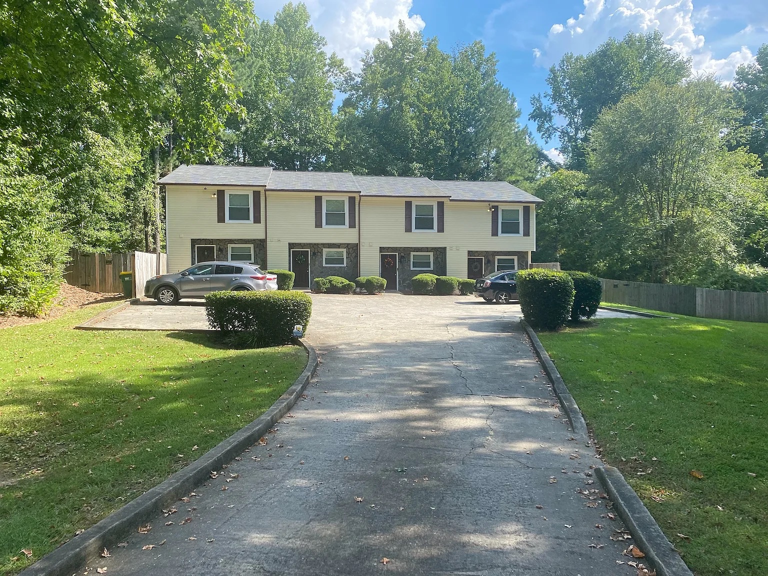 Building Photo - Room in Townhome on Baker Ct