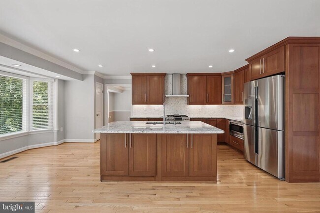 Building Photo - 9913 Rosewood Hill Cir