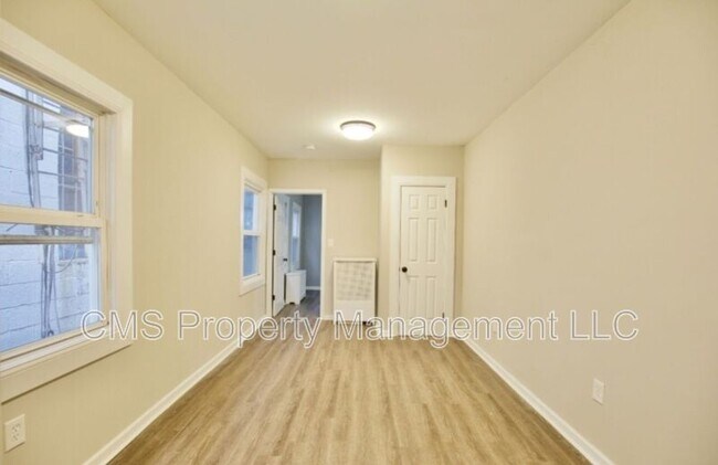 Building Photo - 374 E Westfield Ave